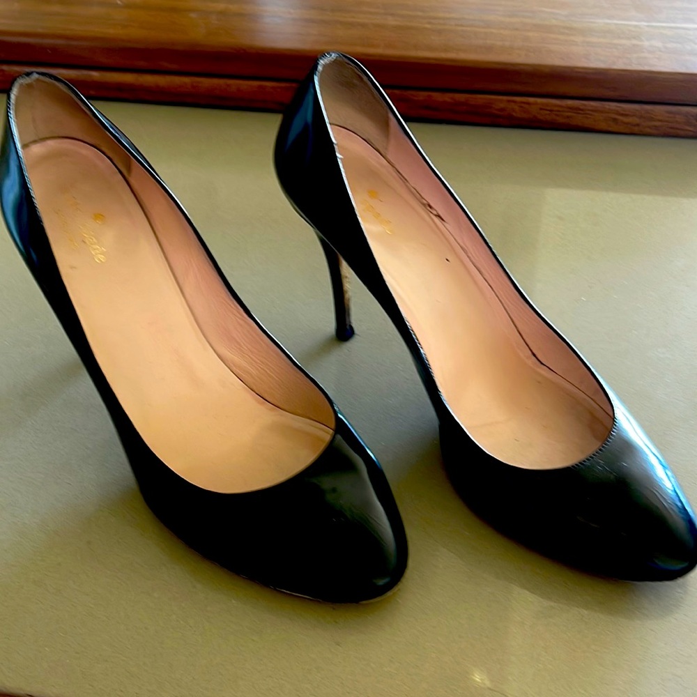 Kate spade, classic black patent leather pumps 11 B Karolina